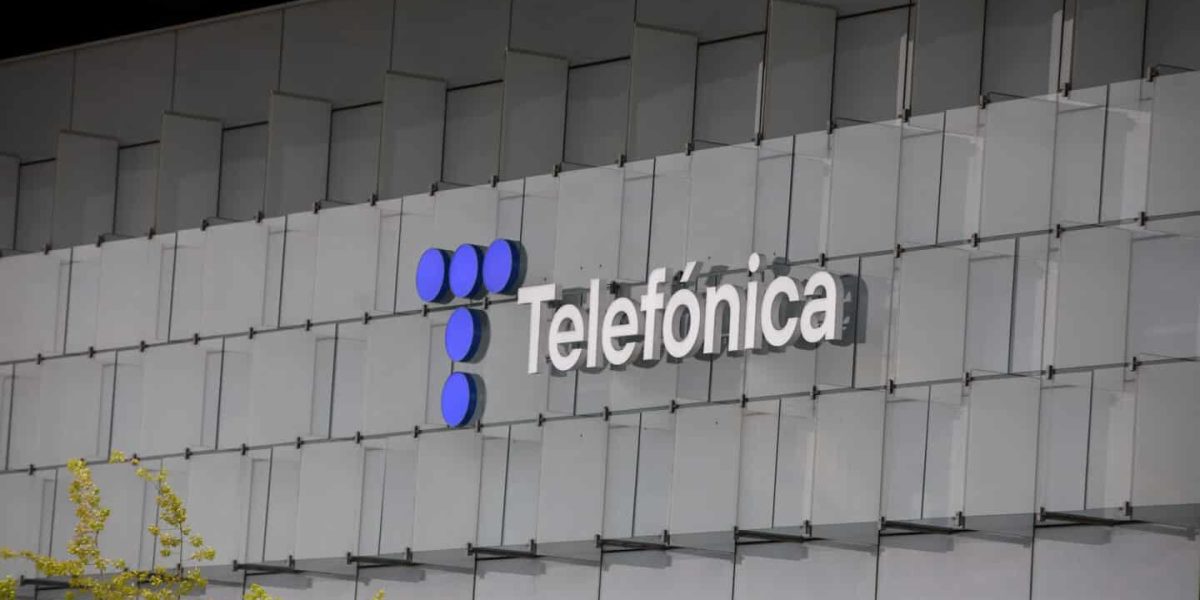 telefonica - cover